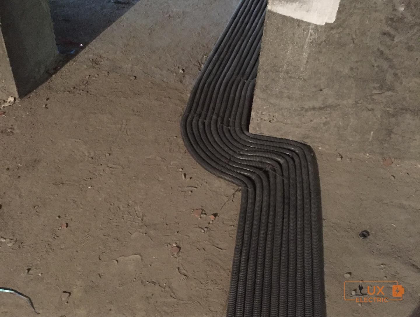 Yaşayış Kompleksində Yerüstü Kabel Xətlərinin Çəkilişi