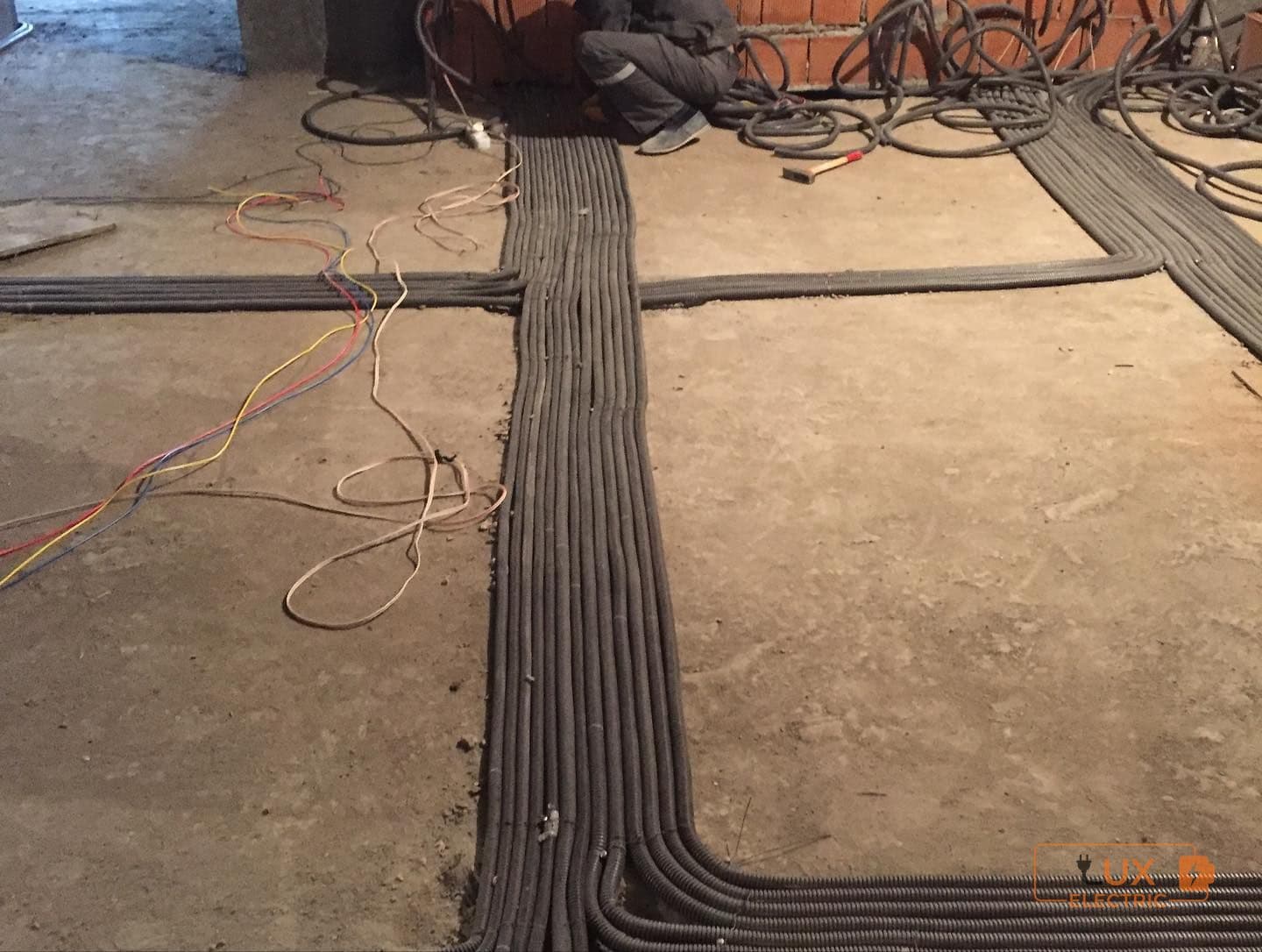 Yaşayış Kompleksində Yerüstü Kabel Xətlərinin Çəkilişi
