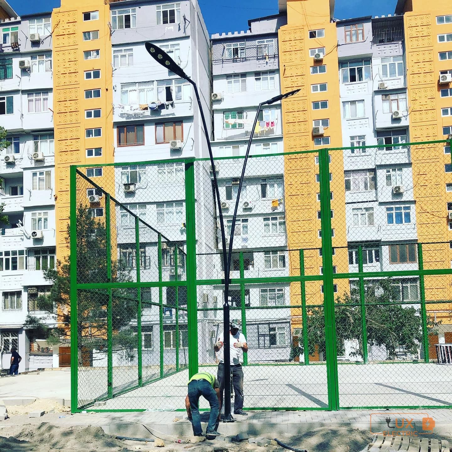 Yaşayış Kompleksinin Həyət Sahəsində Küçə İşıqlandırılması