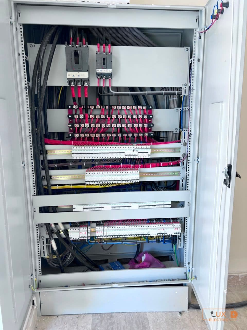 Sənaye Kompleksinin Tam Elektrik Təchizatı və Paylayıcı Qurğu Sistemi